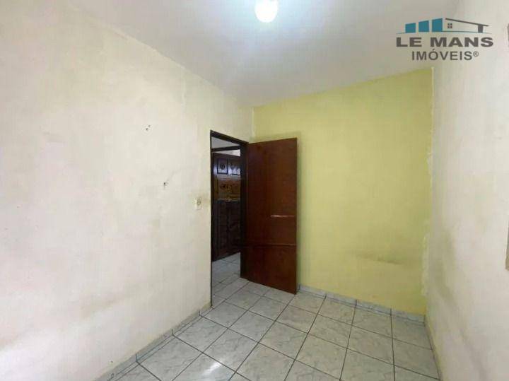 Casa para alugar com 2 quartos, 95m² - Foto 8