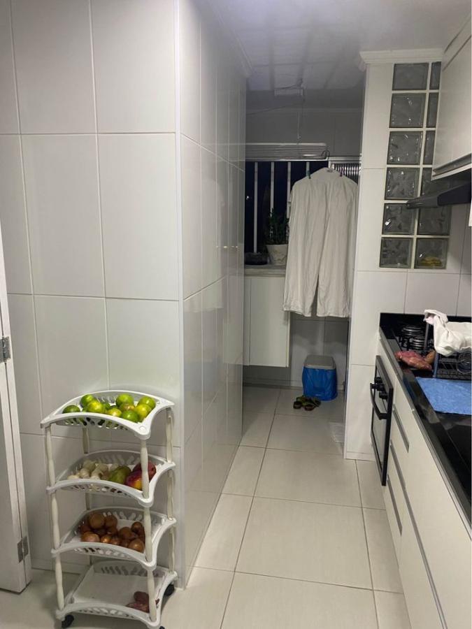 Apartamento à venda com 2 quartos, 70m² - Foto 2