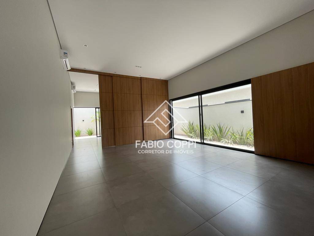 Casa de Condomínio à venda com 3 quartos, 205m² - Foto 2