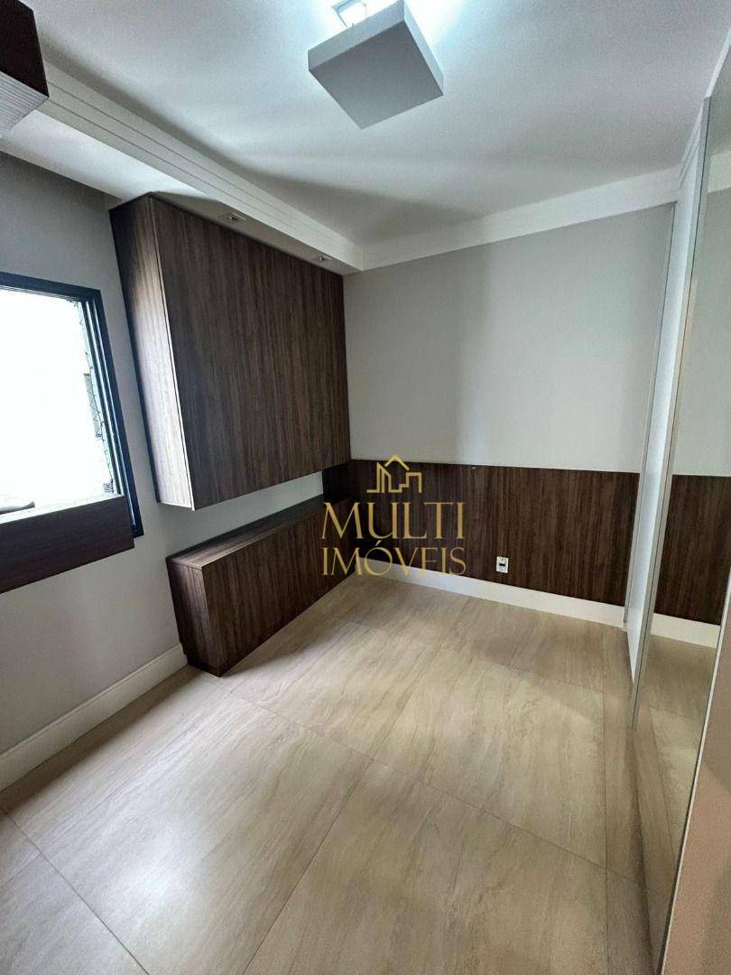 Apartamento à venda com 3 quartos, 157m² - Foto 7