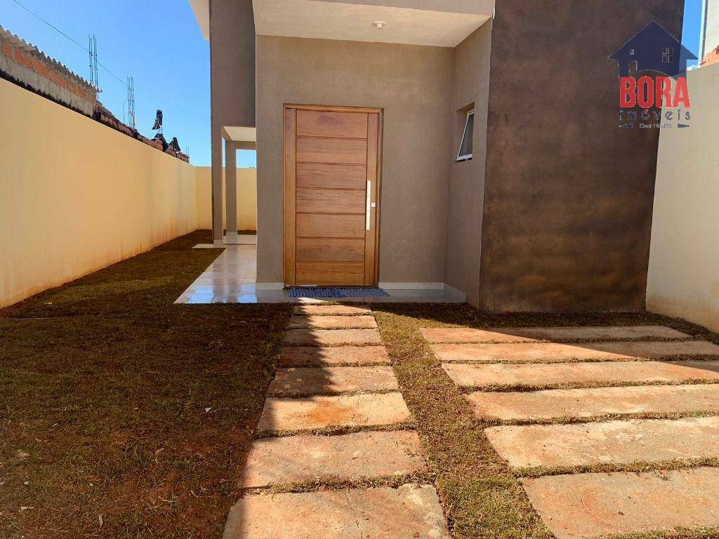 Casa à venda com 3 quartos, 108m² - Foto 2