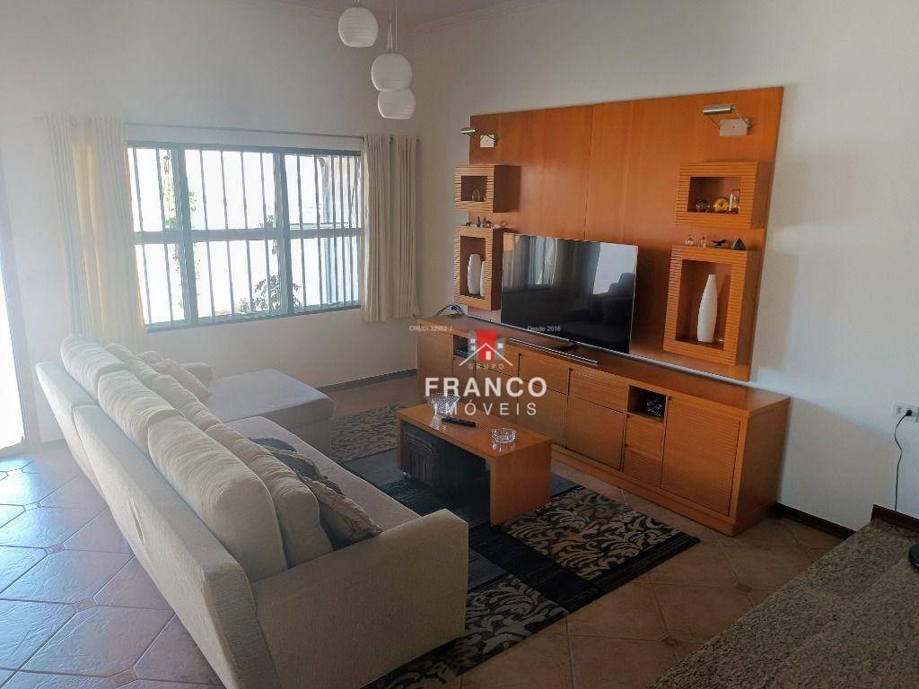 Casa à venda com 3 quartos, 217m² - Foto 6