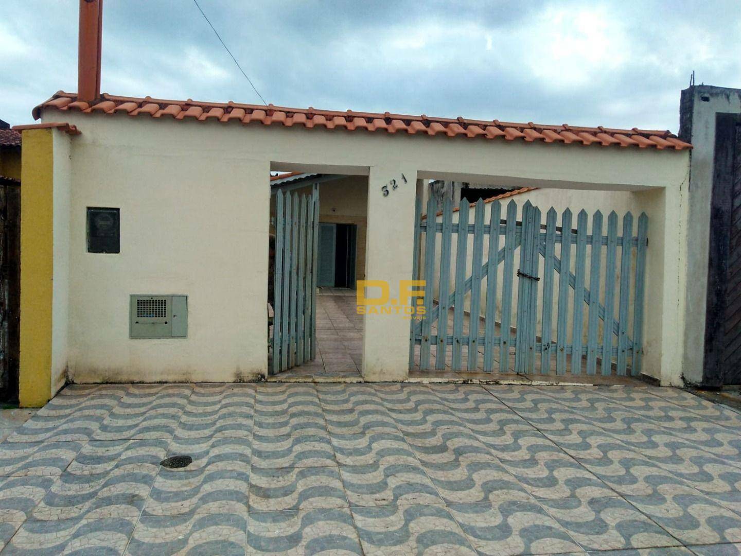 Casa à venda com 2 quartos, 92m² - Foto 1