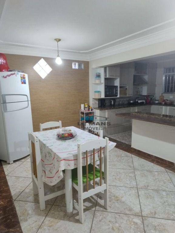 Casa à venda com 3 quartos, 233m² - Foto 21