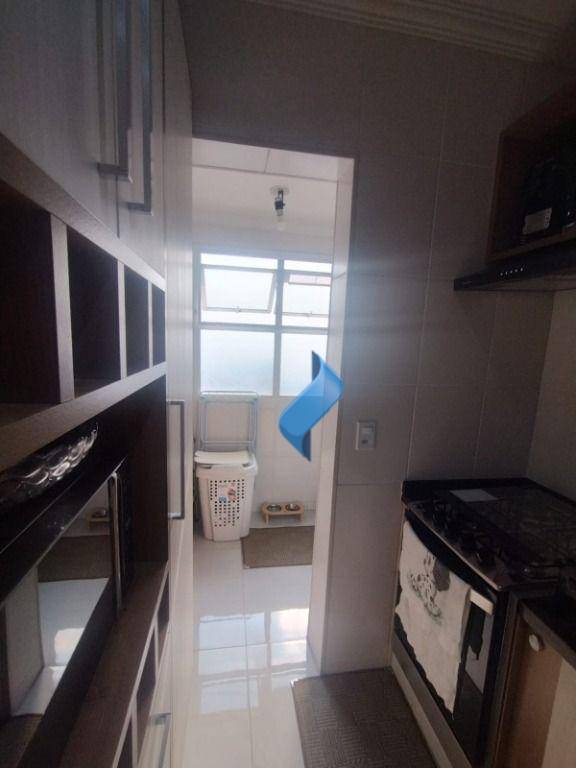 Apartamento à venda com 2 quartos, 64m² - Foto 4