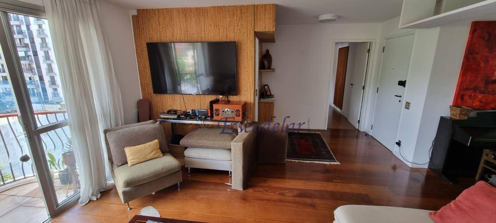 Apartamento à venda com 3 quartos, 157m² - Foto 1