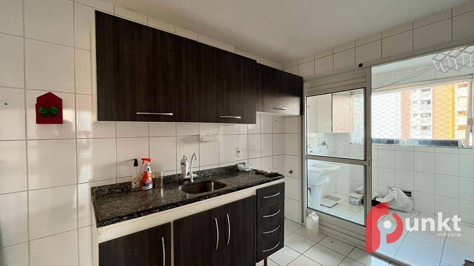 Apartamento para alugar com 3 quartos, 96m² - Foto 11