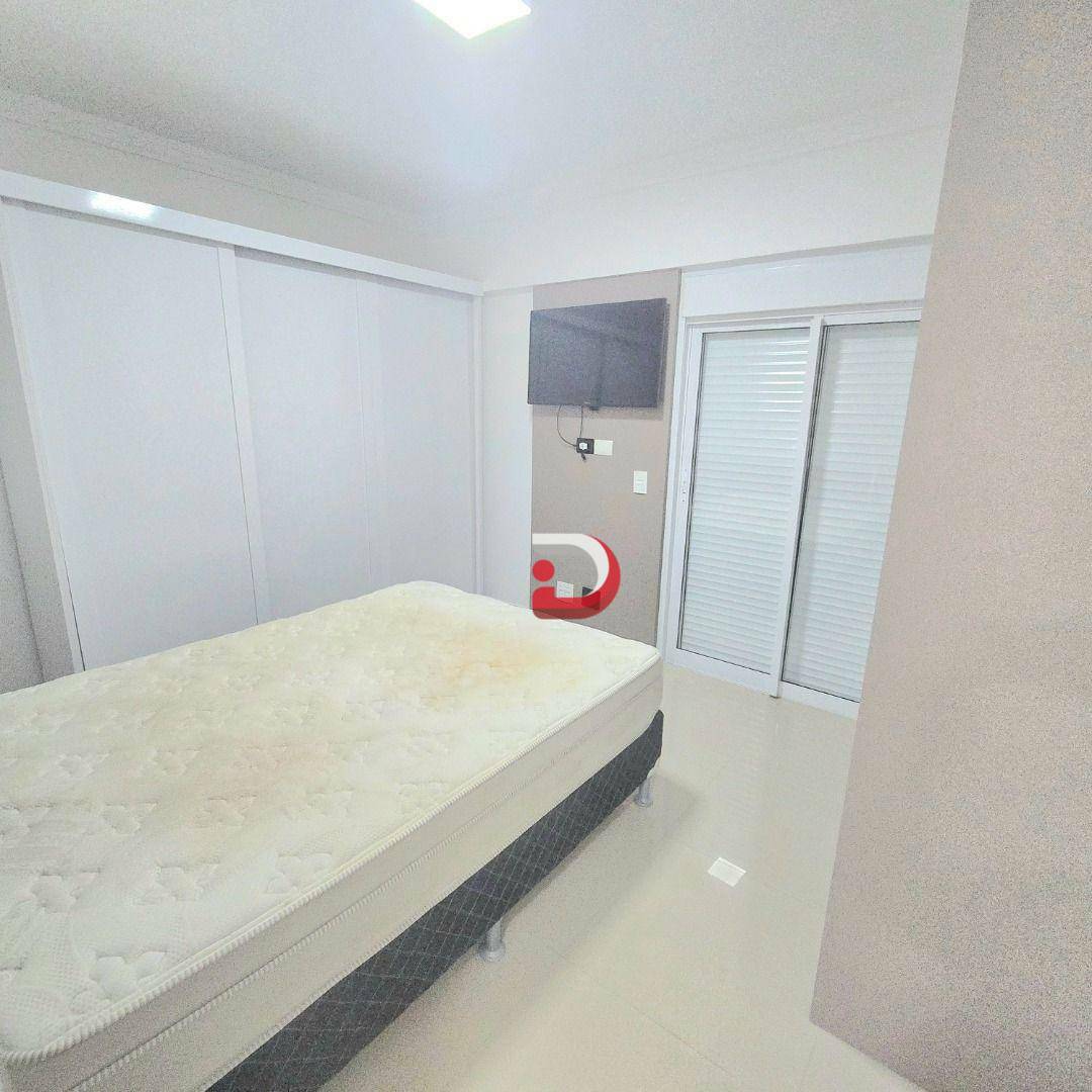 Apartamento para alugar com 3 quartos, 118m² - Foto 23