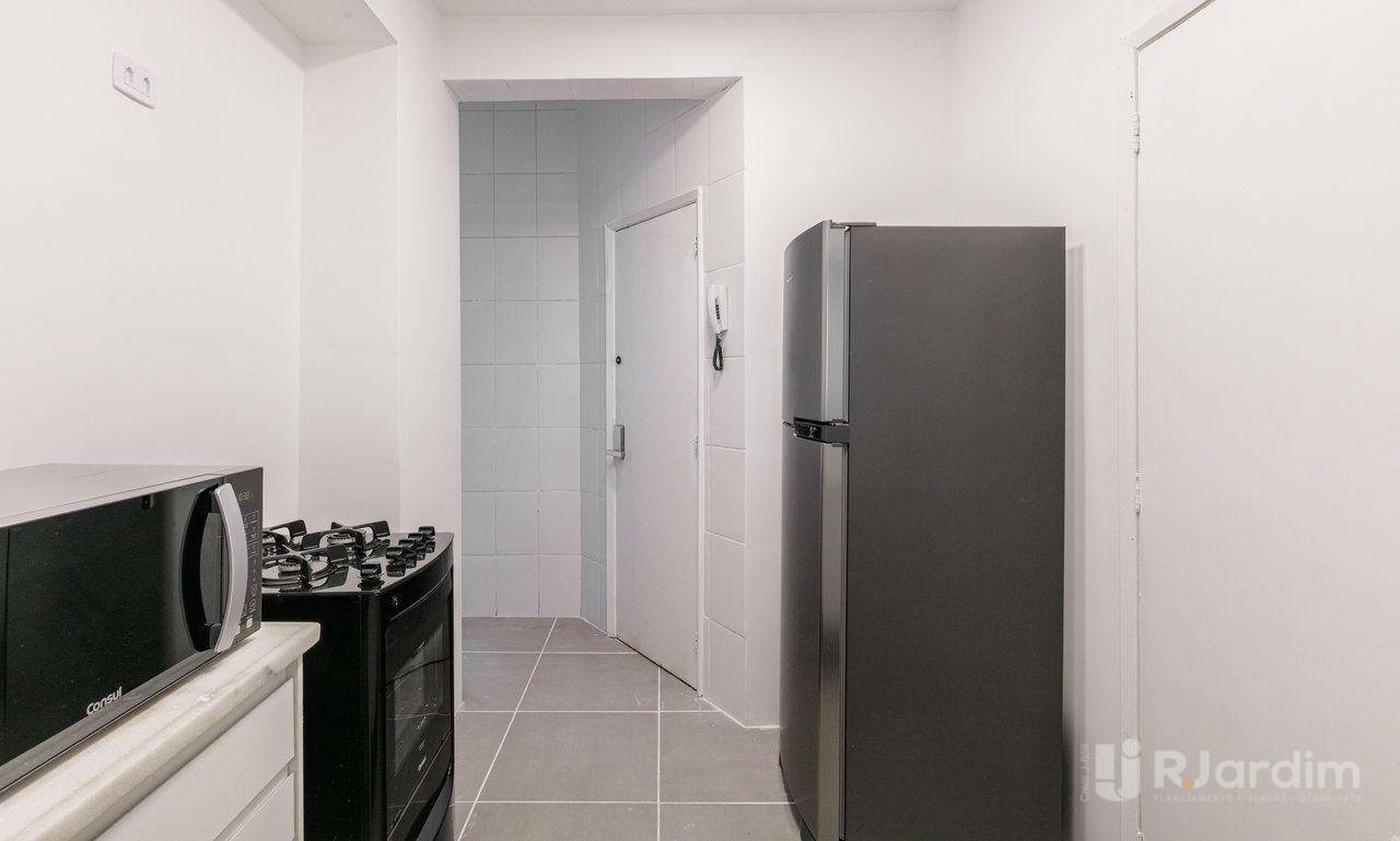 Apartamento para alugar com 2 quartos, 65m² - Foto 13