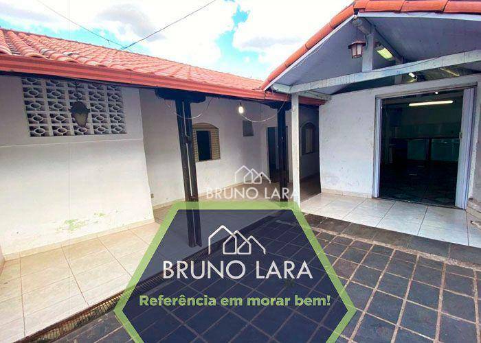 Casa para alugar com 5 quartos, 150m² - Foto 1