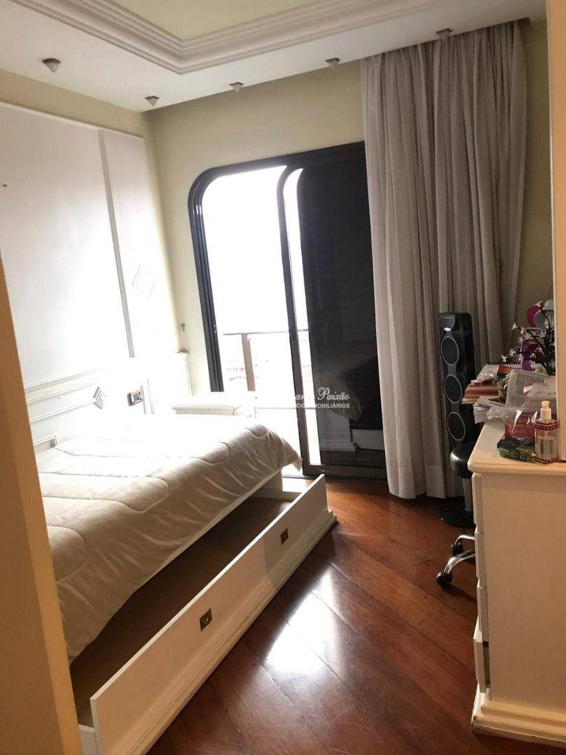Apartamento à venda com 4 quartos, 230m² - Foto 18
