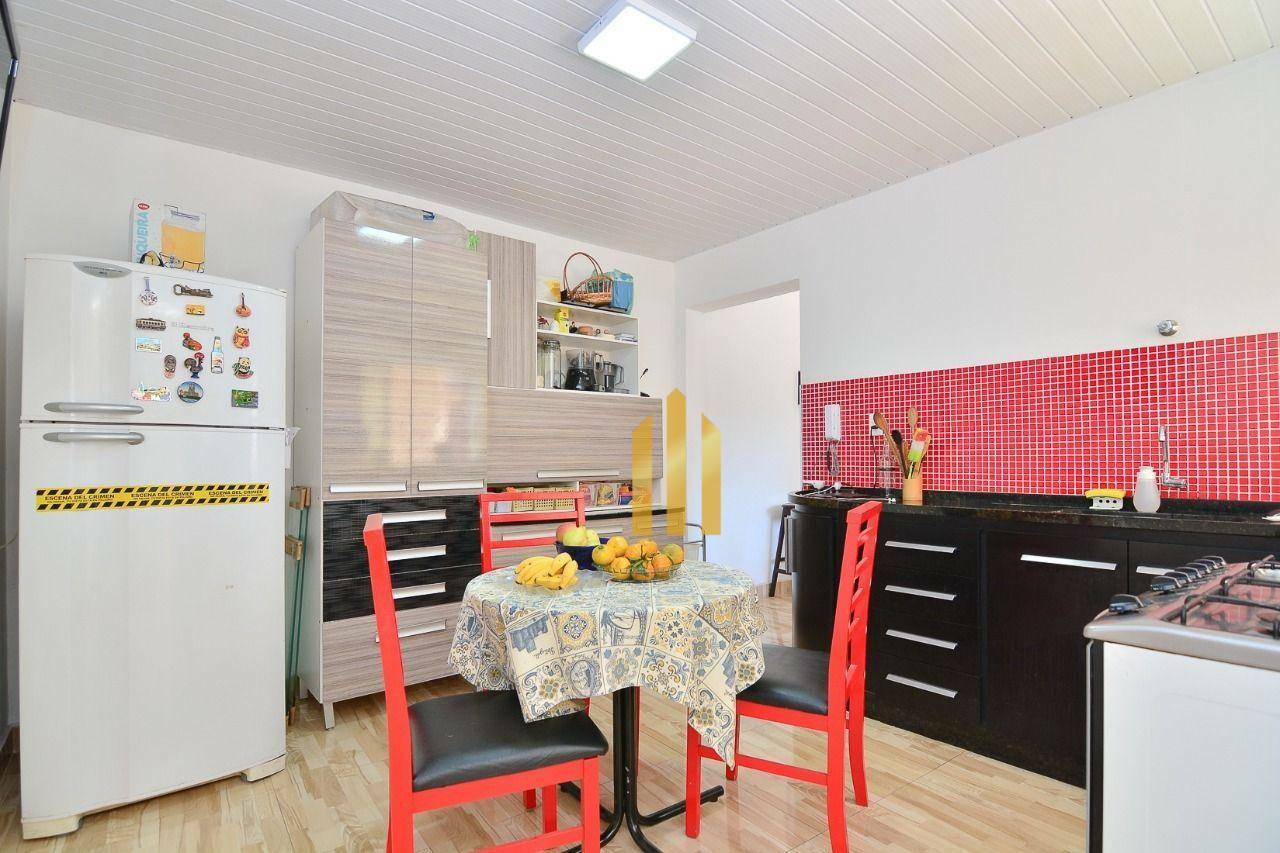 Casa à venda com 2 quartos, 320m² - Foto 2