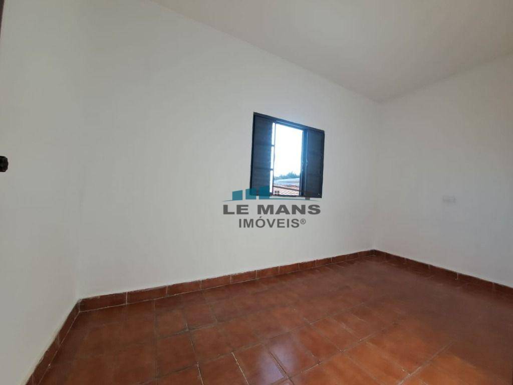 Casa à venda com 4 quartos, 144m² - Foto 15