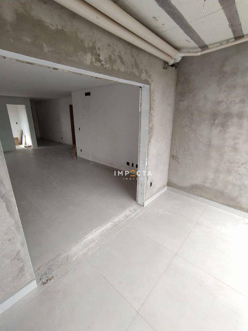 Apartamento à venda com 3 quartos, 90m² - Foto 2