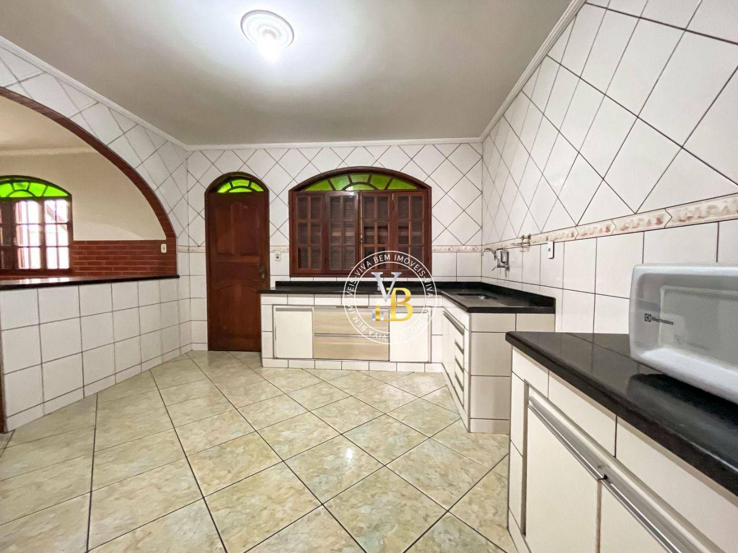 Casa para alugar com 4 quartos, 240m² - Foto 17
