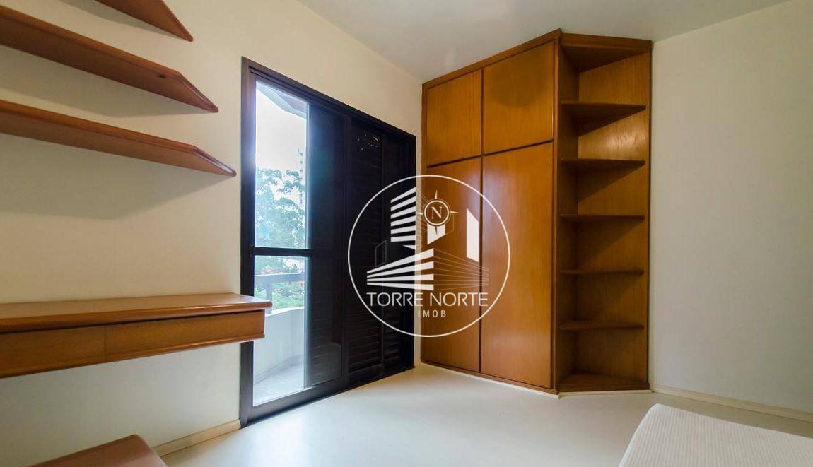 Apartamento à venda com 4 quartos, 140m² - Foto 2