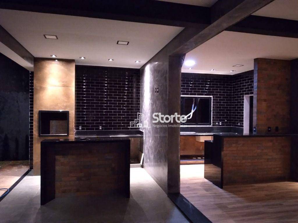 Casa, 4 quartos, 220 m² - Foto 2