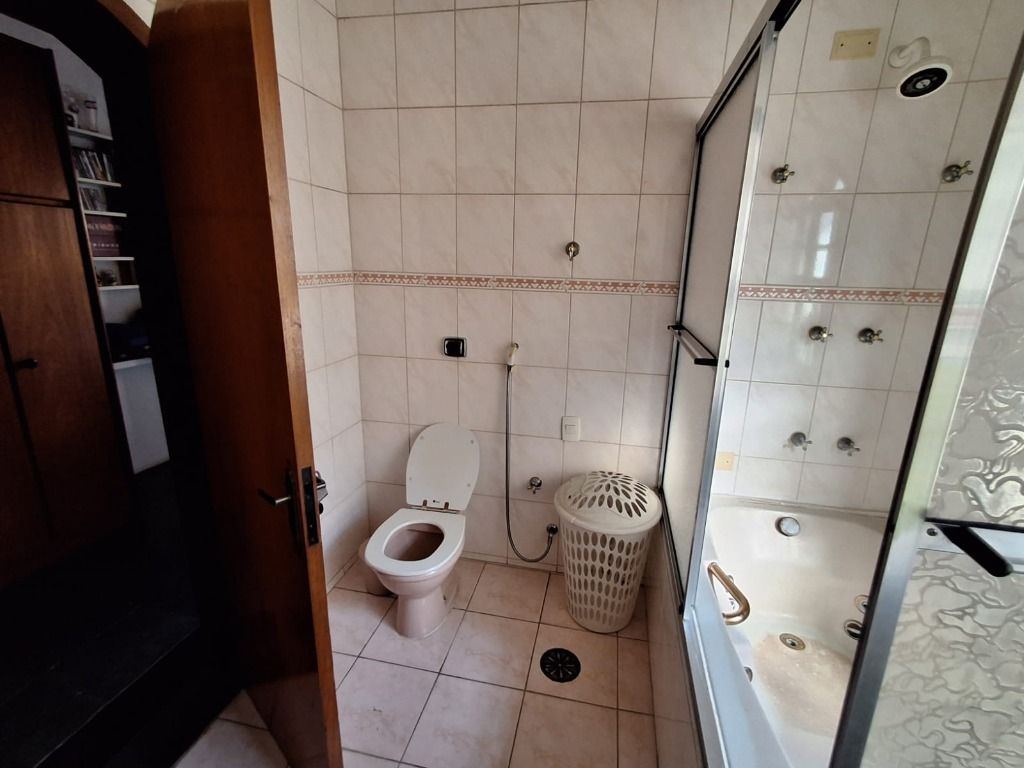 Casa de Condomínio à venda e aluguel com 5 quartos, 485m² - Foto 33