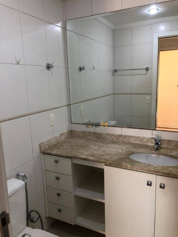 Apartamento para alugar com 3 quartos, 124m² - Foto 18