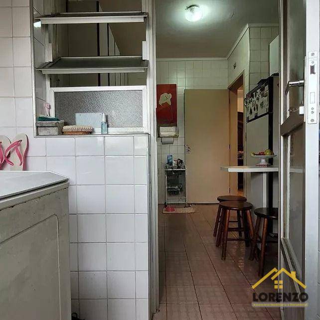 Apartamento à venda com 2 quartos, 64m² - Foto 17