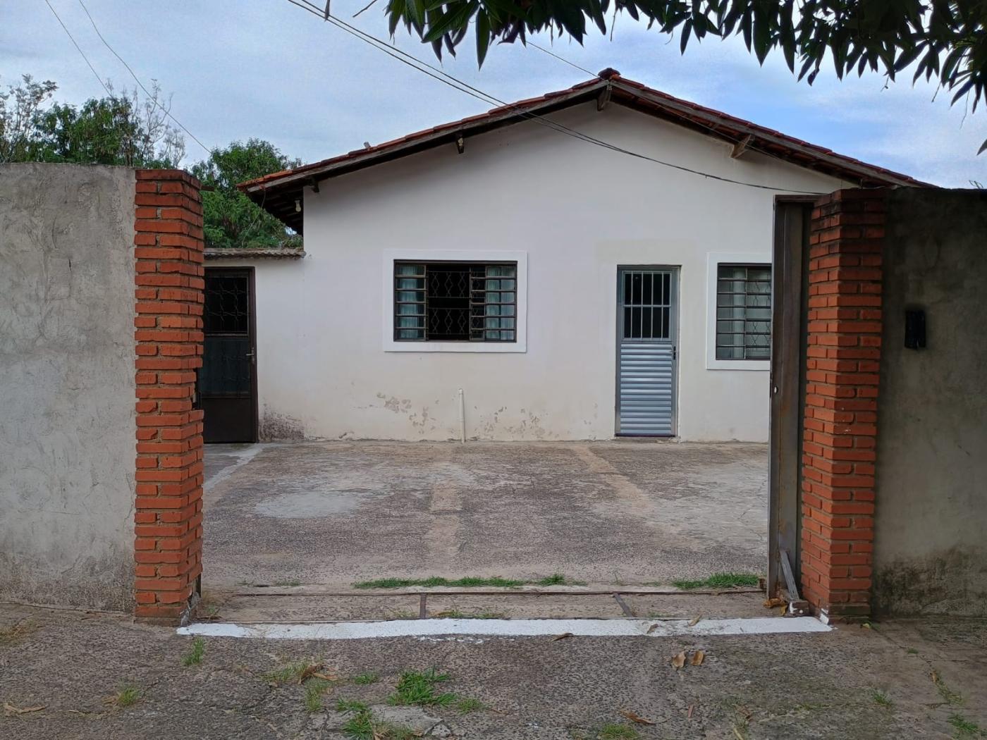 Casa à venda com 3 quartos, 300m² - Foto 1