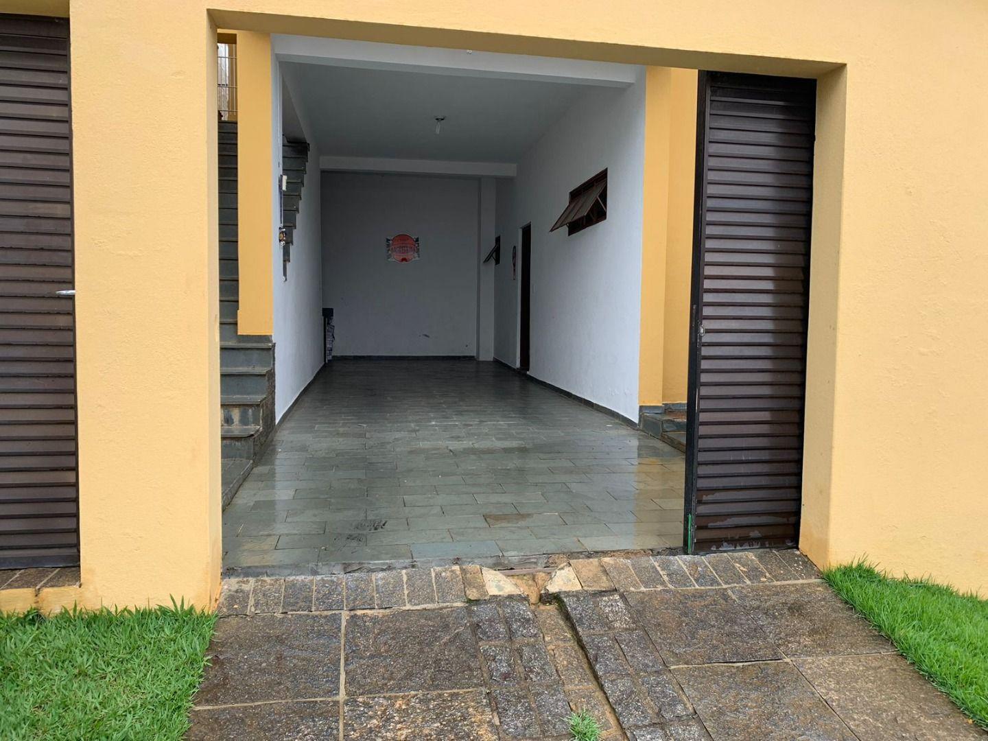 Casa à venda com 2 quartos, 188m² - Foto 2