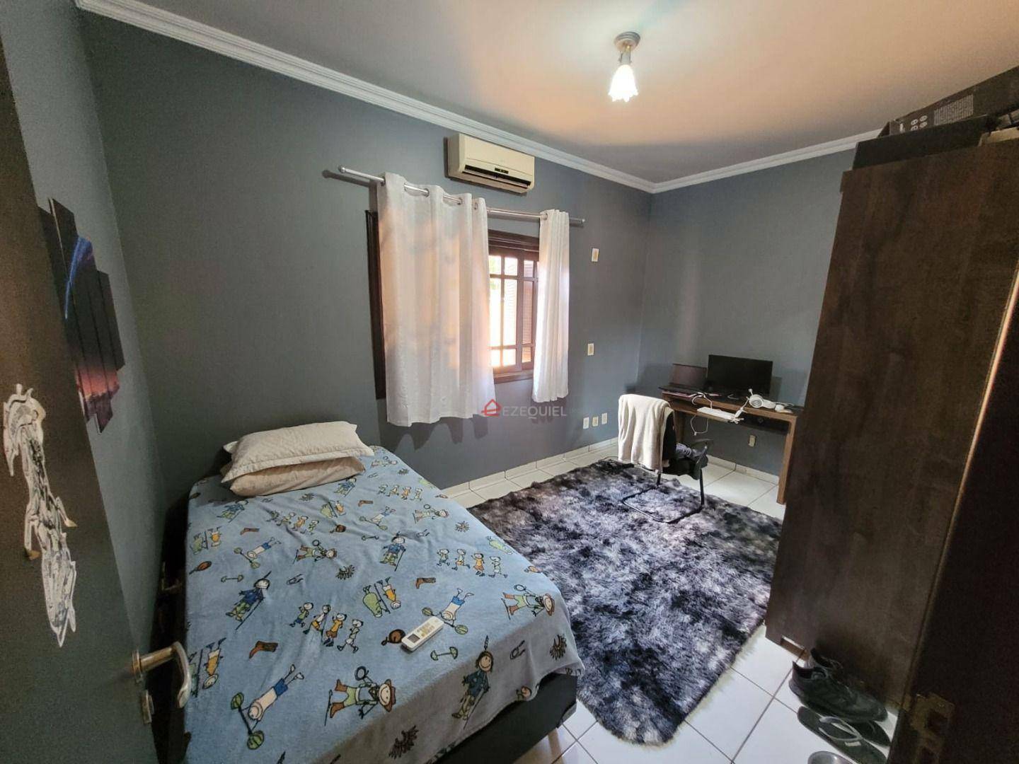 Casa à venda com 3 quartos, 205m² - Foto 13