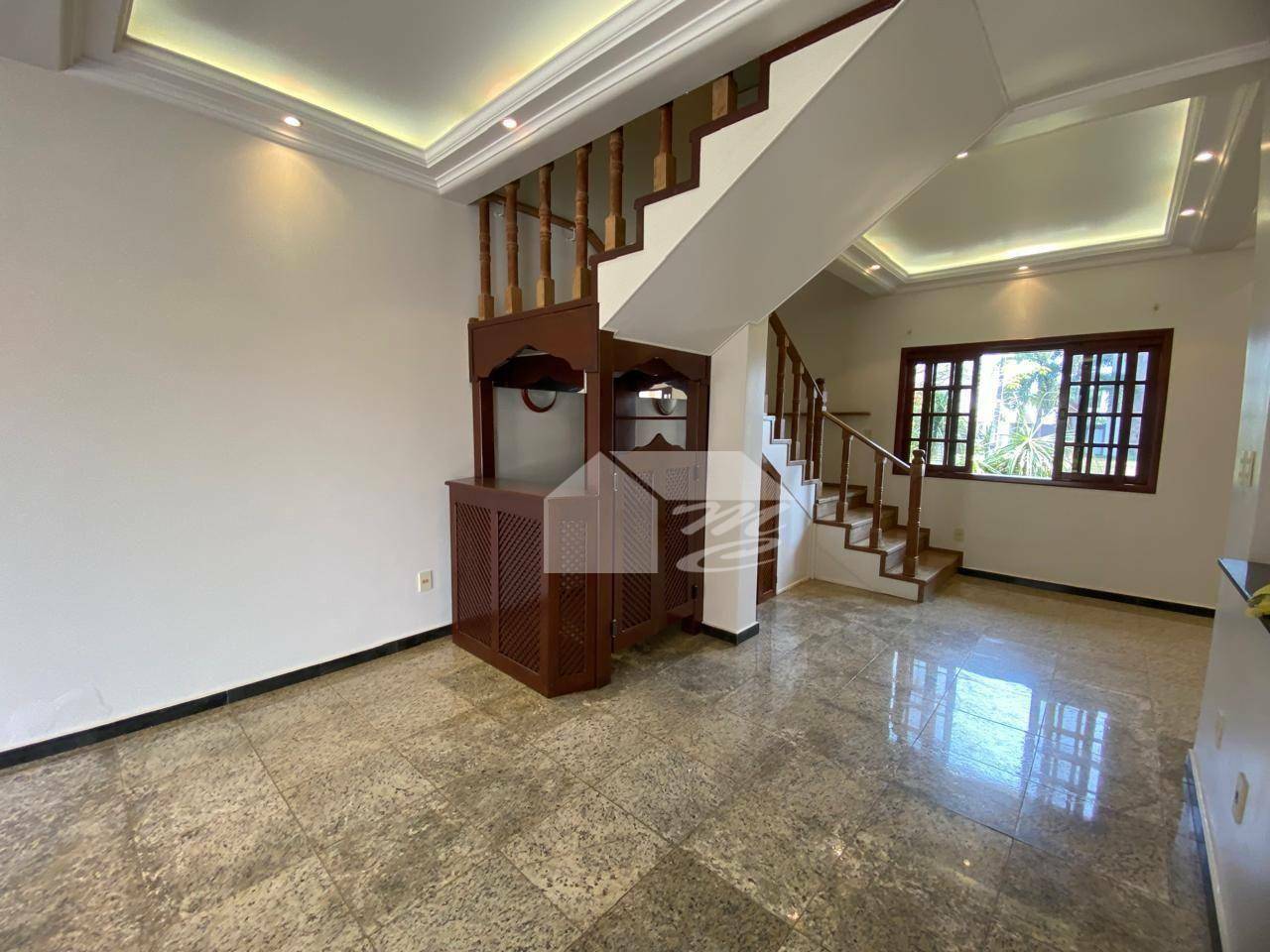 Casa de Condomínio à venda com 4 quartos, 350m² - Foto 9