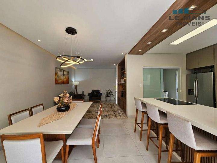 Casa de Condomínio à venda com 3 quartos, 207m² - Foto 2