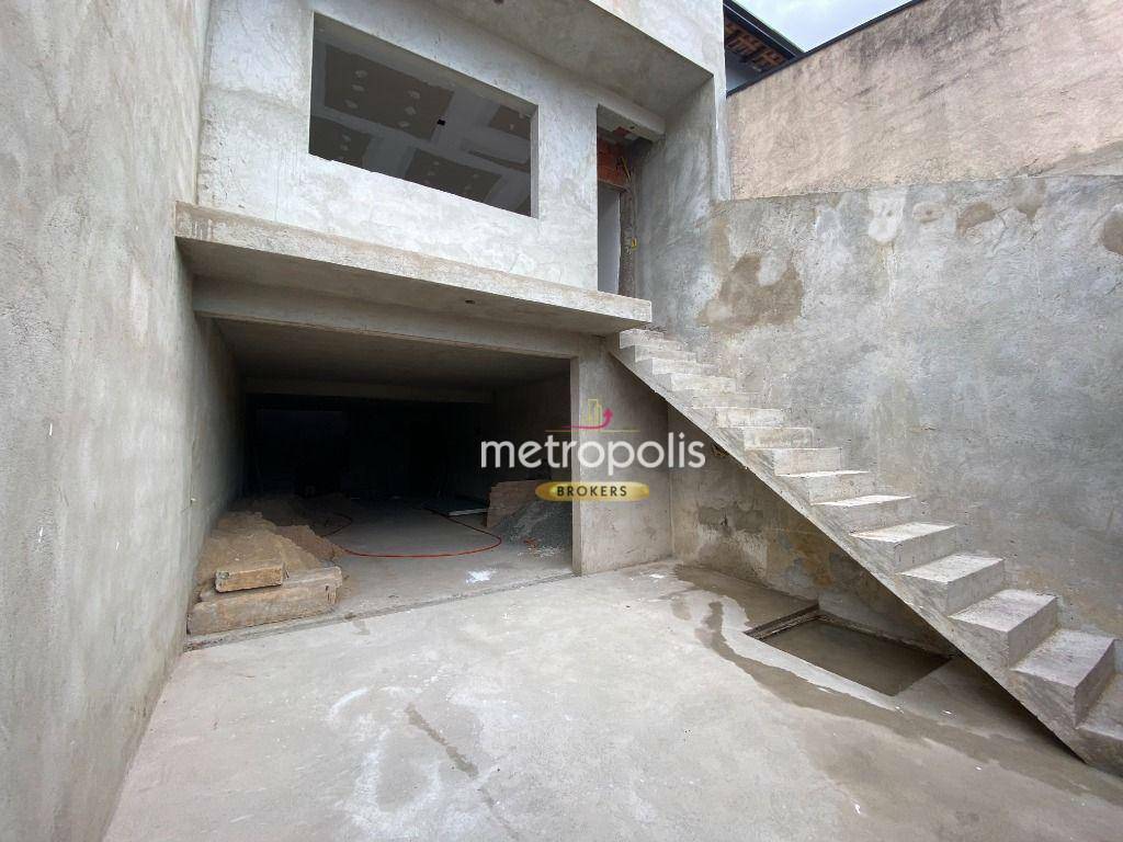 Sobrado à venda com 3 quartos, 256m² - Foto 1