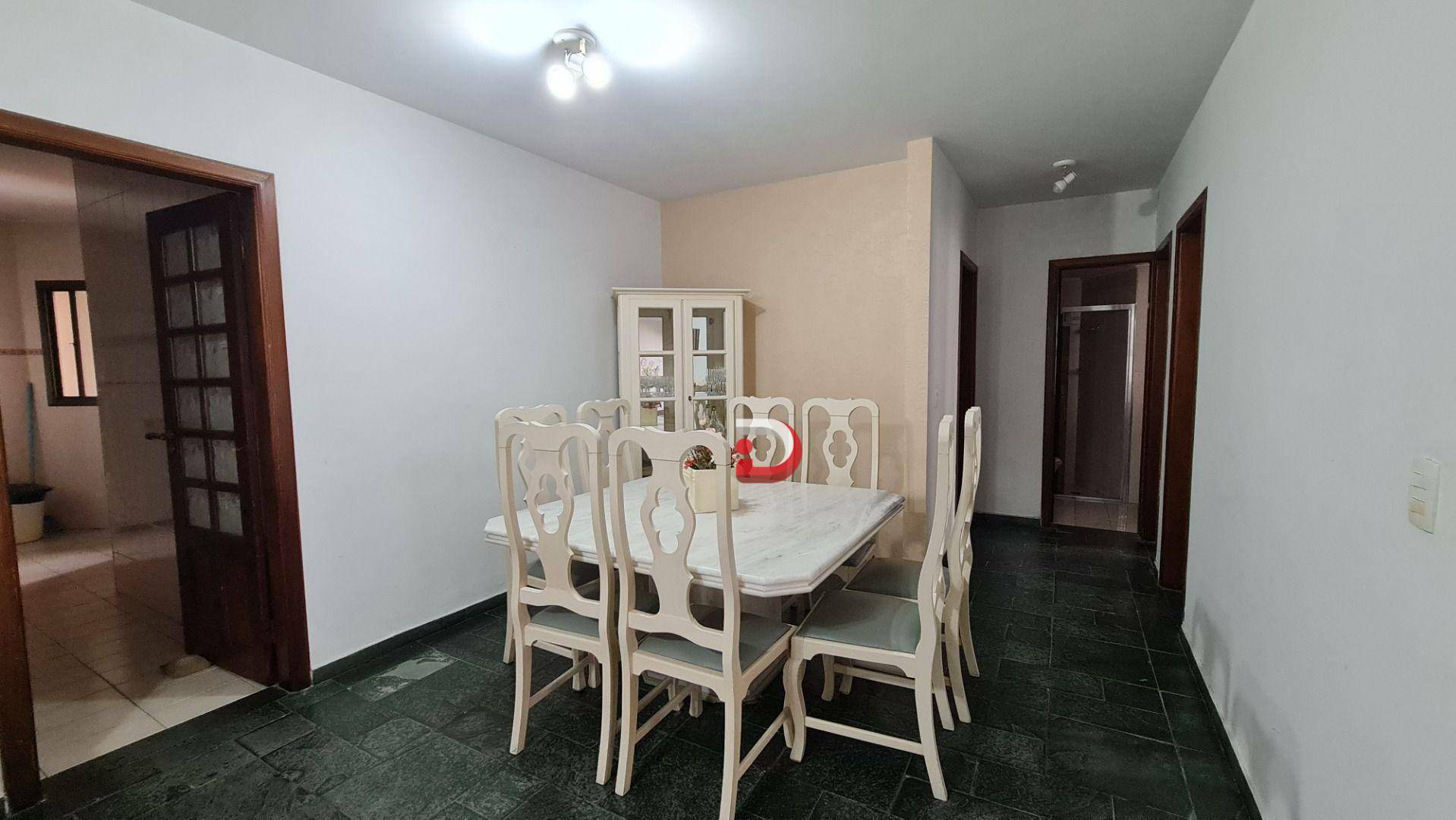 Apartamento para alugar com 3 quartos, 150m² - Foto 4