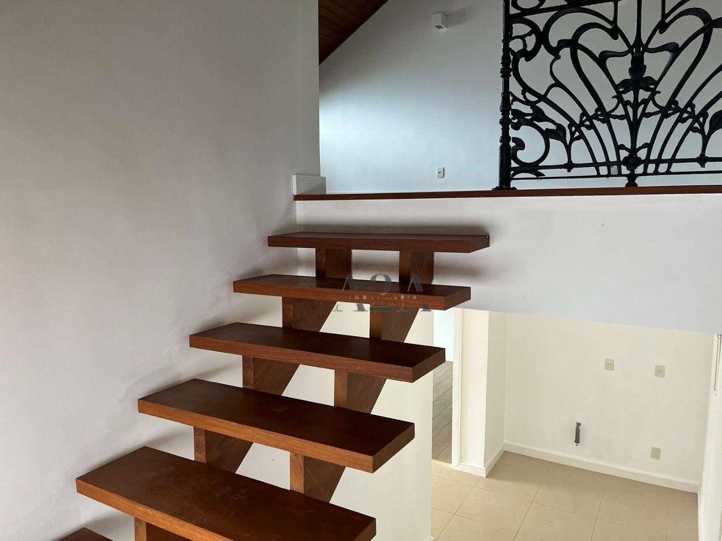 Casa à venda com 4 quartos, 357m² - Foto 32