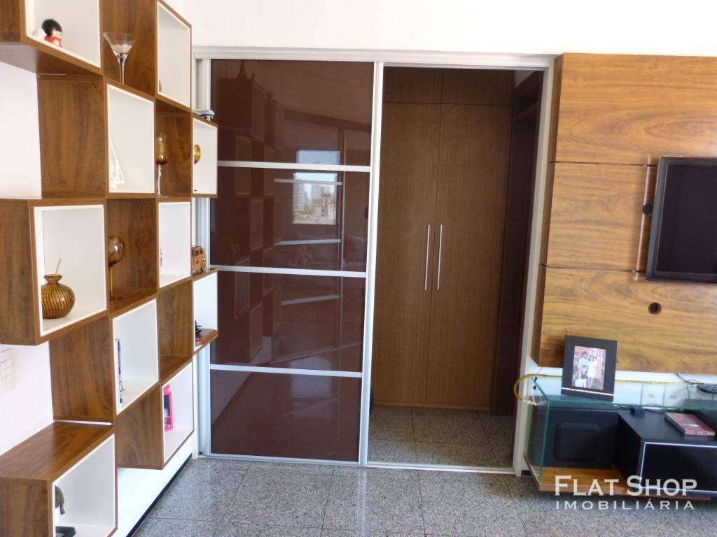 Apartamento à venda com 3 quartos, 124m² - Foto 2