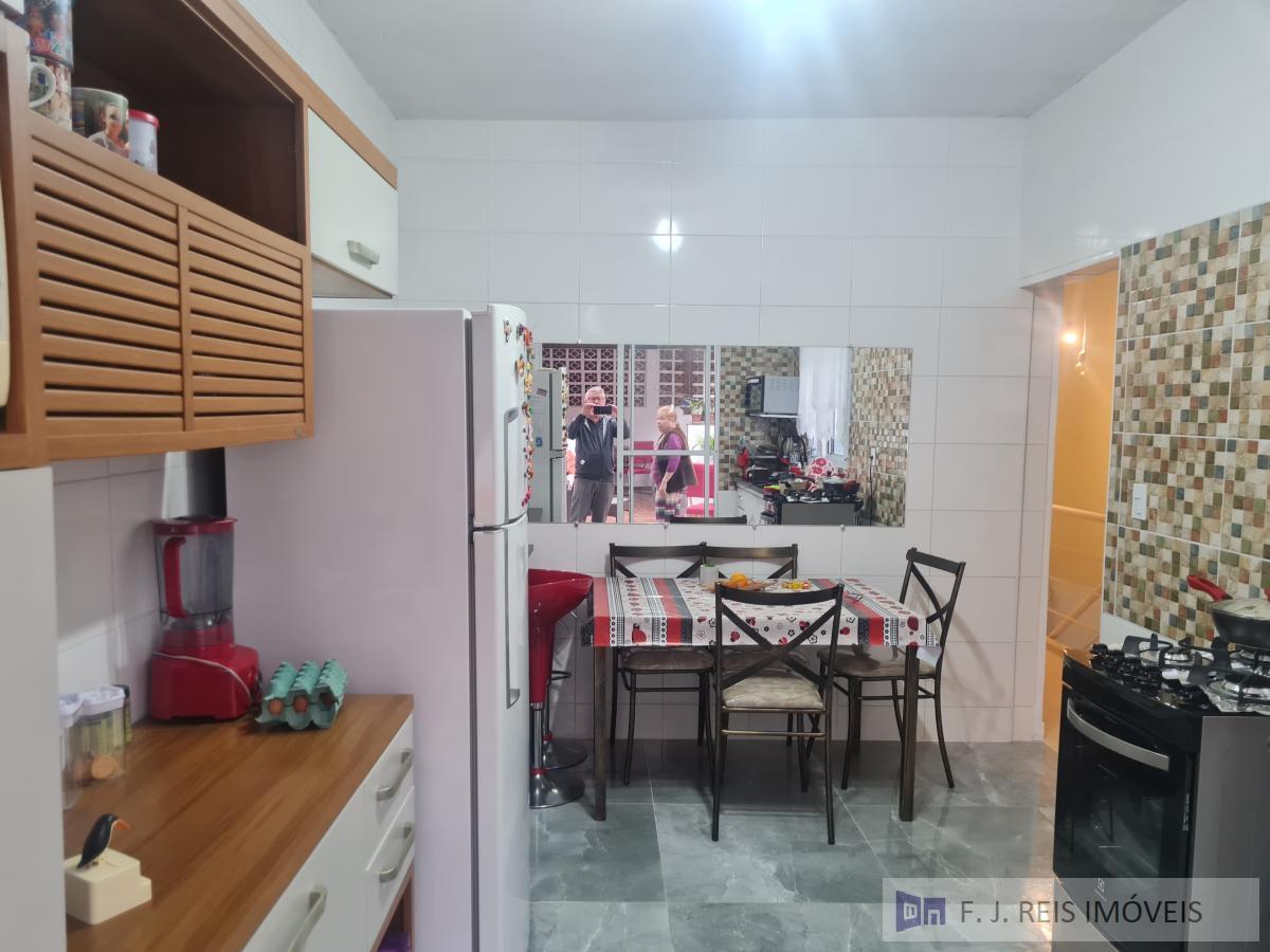 Sobrado à venda com 2 quartos, 180m² - Foto 11