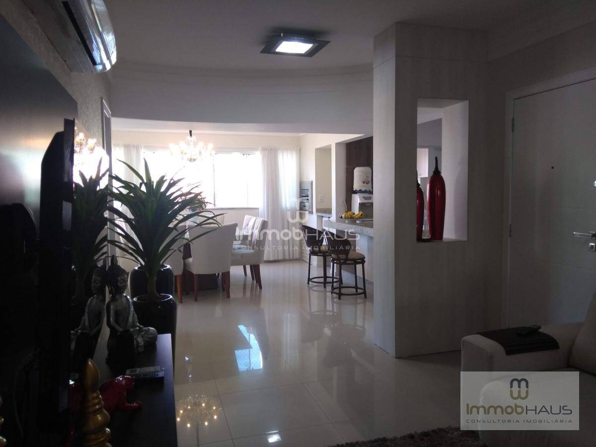 Apartamento à venda com 3 quartos, 120m² - Foto 2