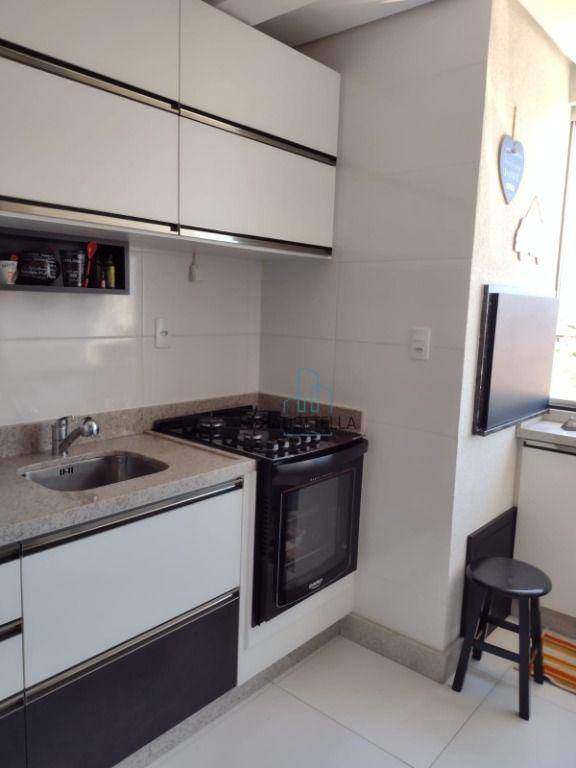 Apartamento à venda com 2 quartos, 60m² - Foto 3