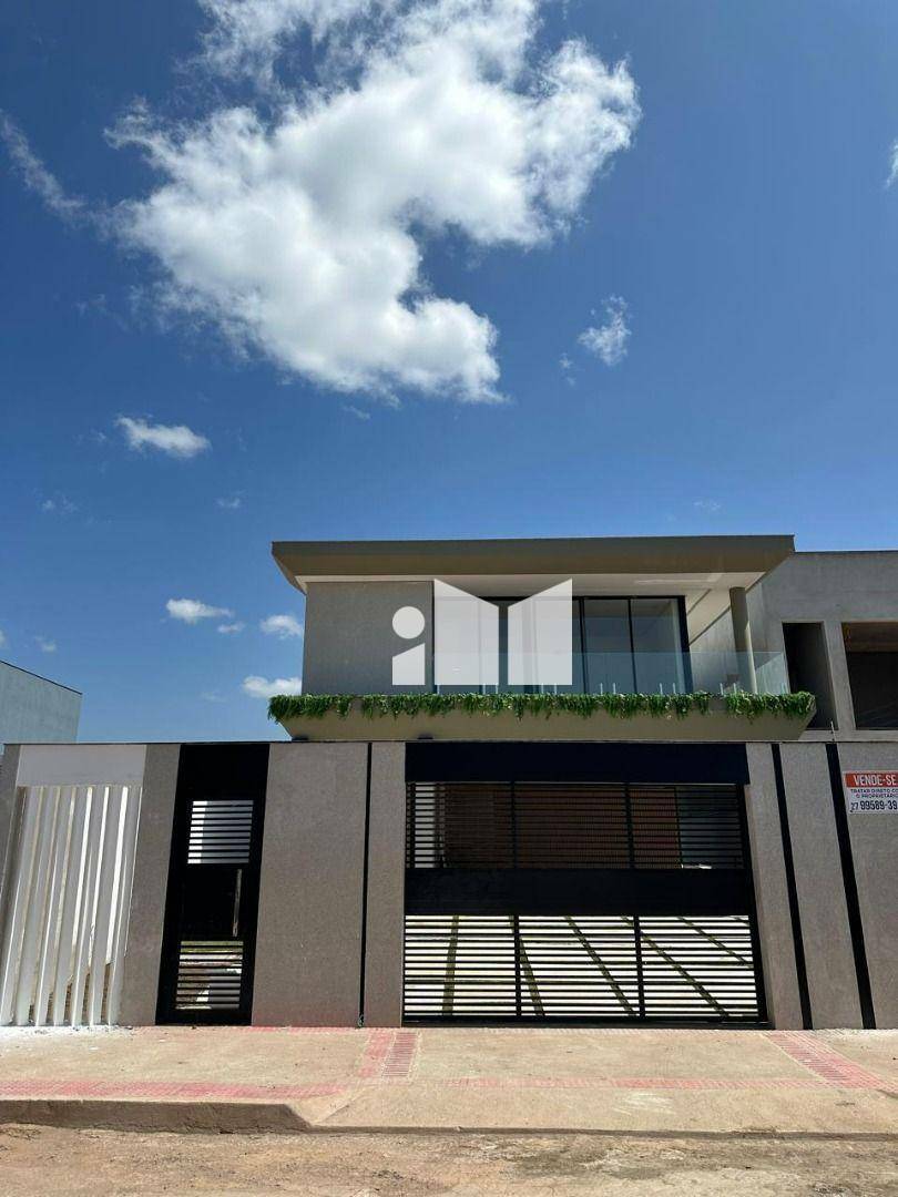 Casa de Condomínio à venda com 4 quartos, 322m² - Foto 1