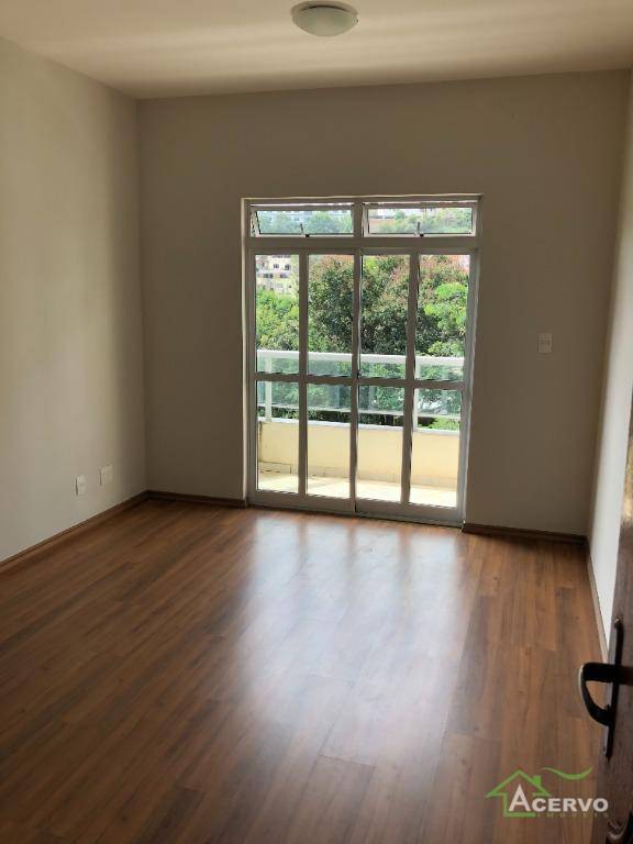 Apartamento à venda com 2 quartos, 104m² - Foto 2