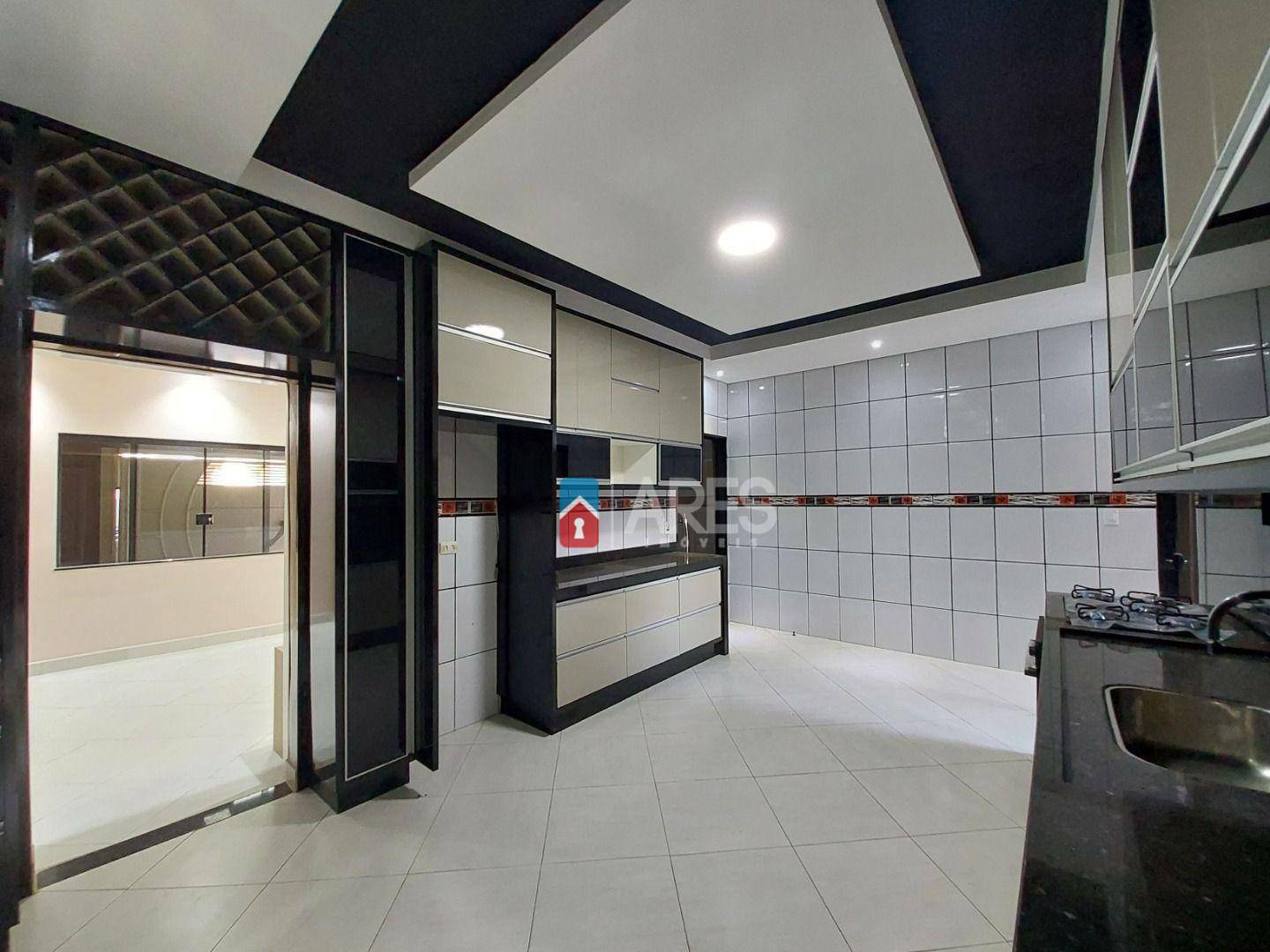 Casa à venda com 2 quartos, 138m² - Foto 4