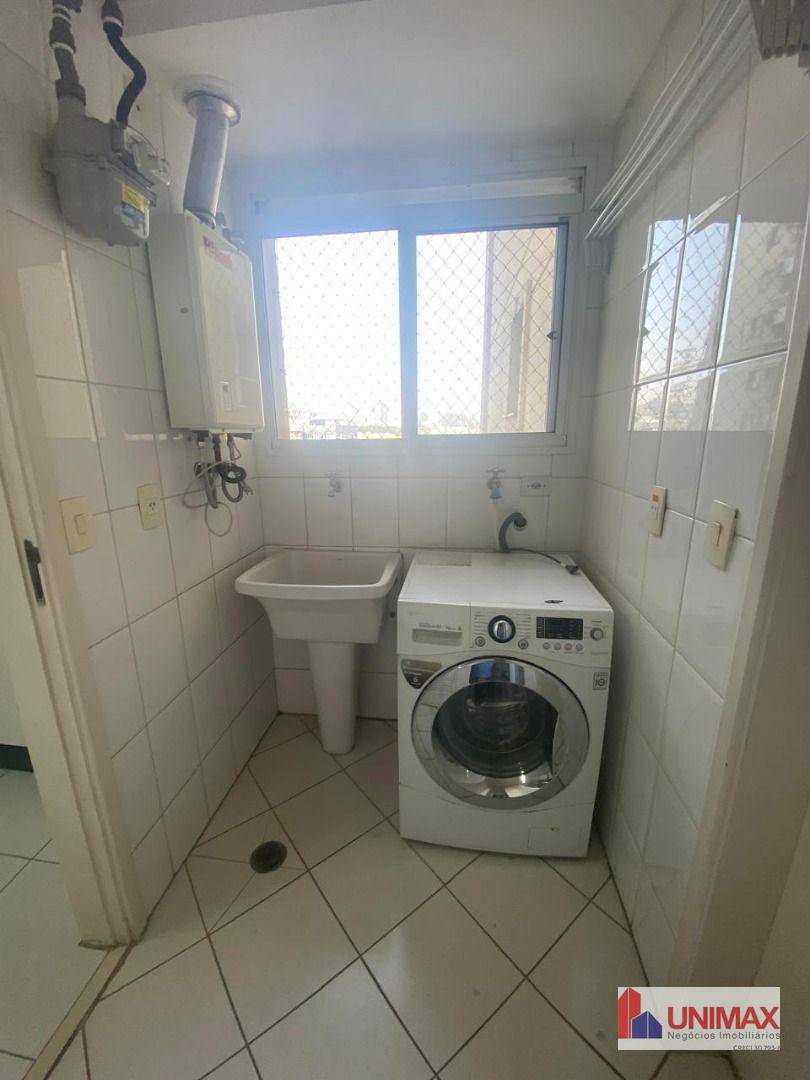 Apartamento para alugar com 3 quartos, 165m² - Foto 17