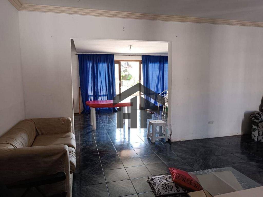 Casa à venda com 4 quartos, 250m² - Foto 4