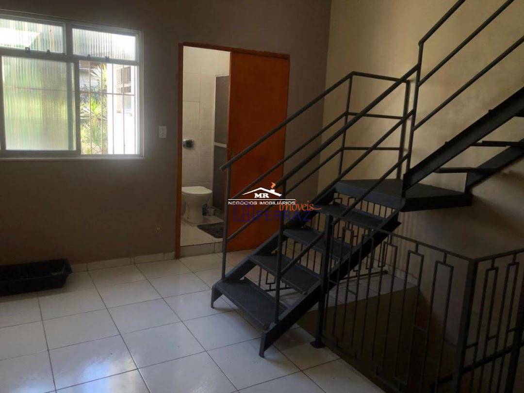 Casa à venda com 4 quartos, 90m² - Foto 17