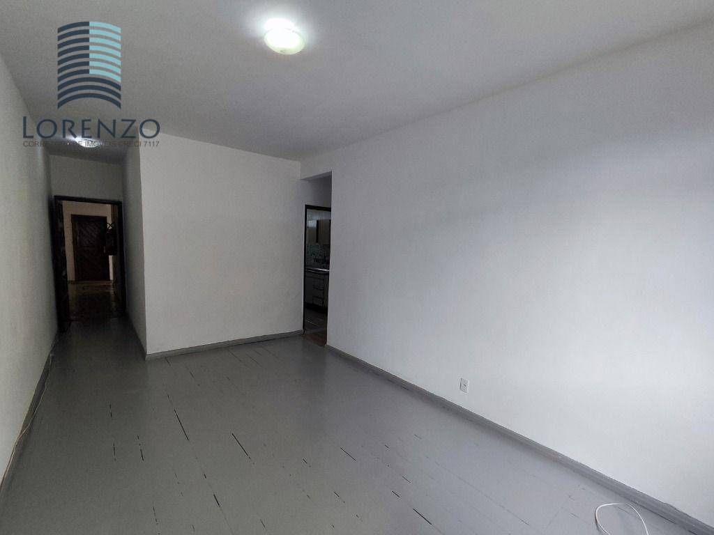 Apartamento para alugar com 3 quartos, 97m² - Foto 8