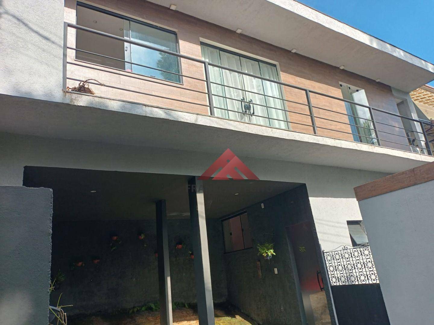 Casa de Condomínio à venda com 3 quartos, 350m² - Foto 1