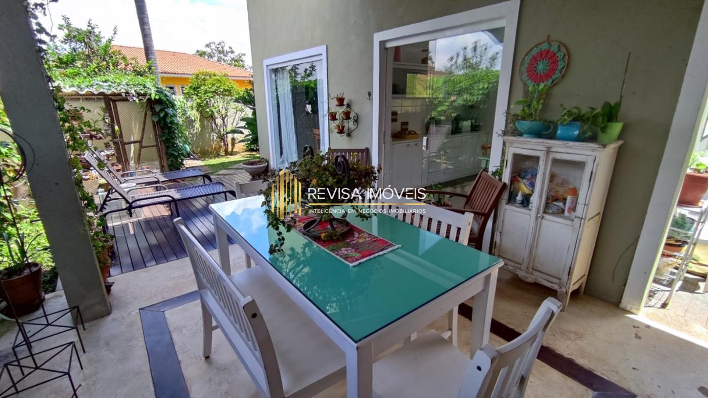 Casa para alugar com 4 quartos, 230m² - Foto 13