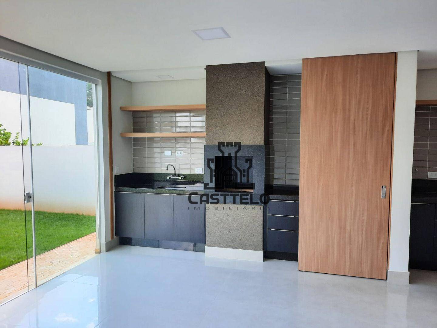 Casa de Condomínio à venda com 3 quartos, 178m² - Foto 1