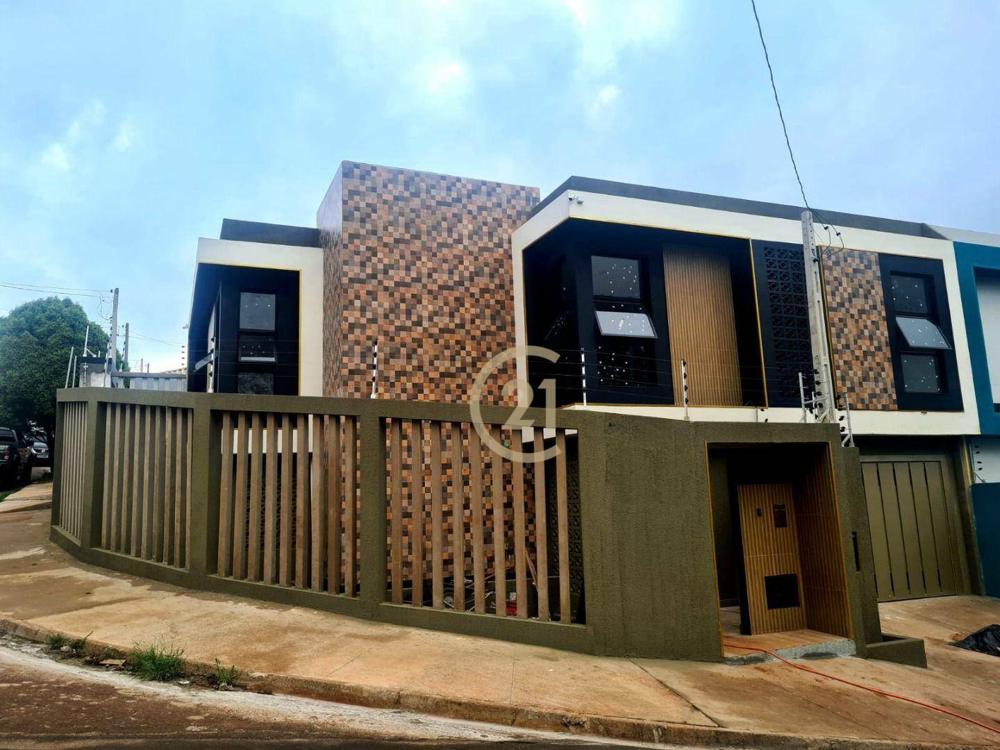 Sobrado à venda com 3 quartos, 196m² - Foto 1