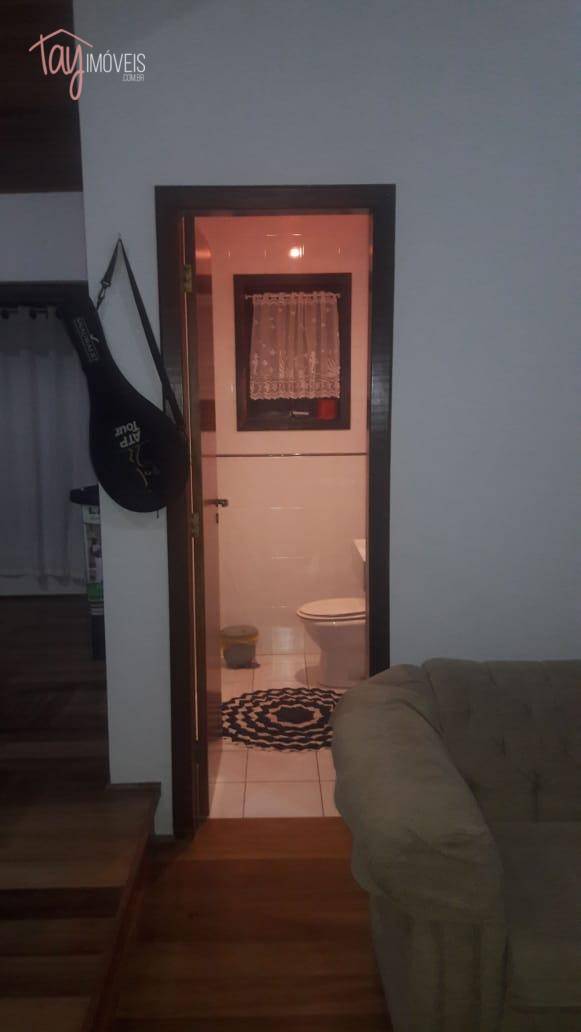 Casa à venda com 3 quartos, 200m² - Foto 18