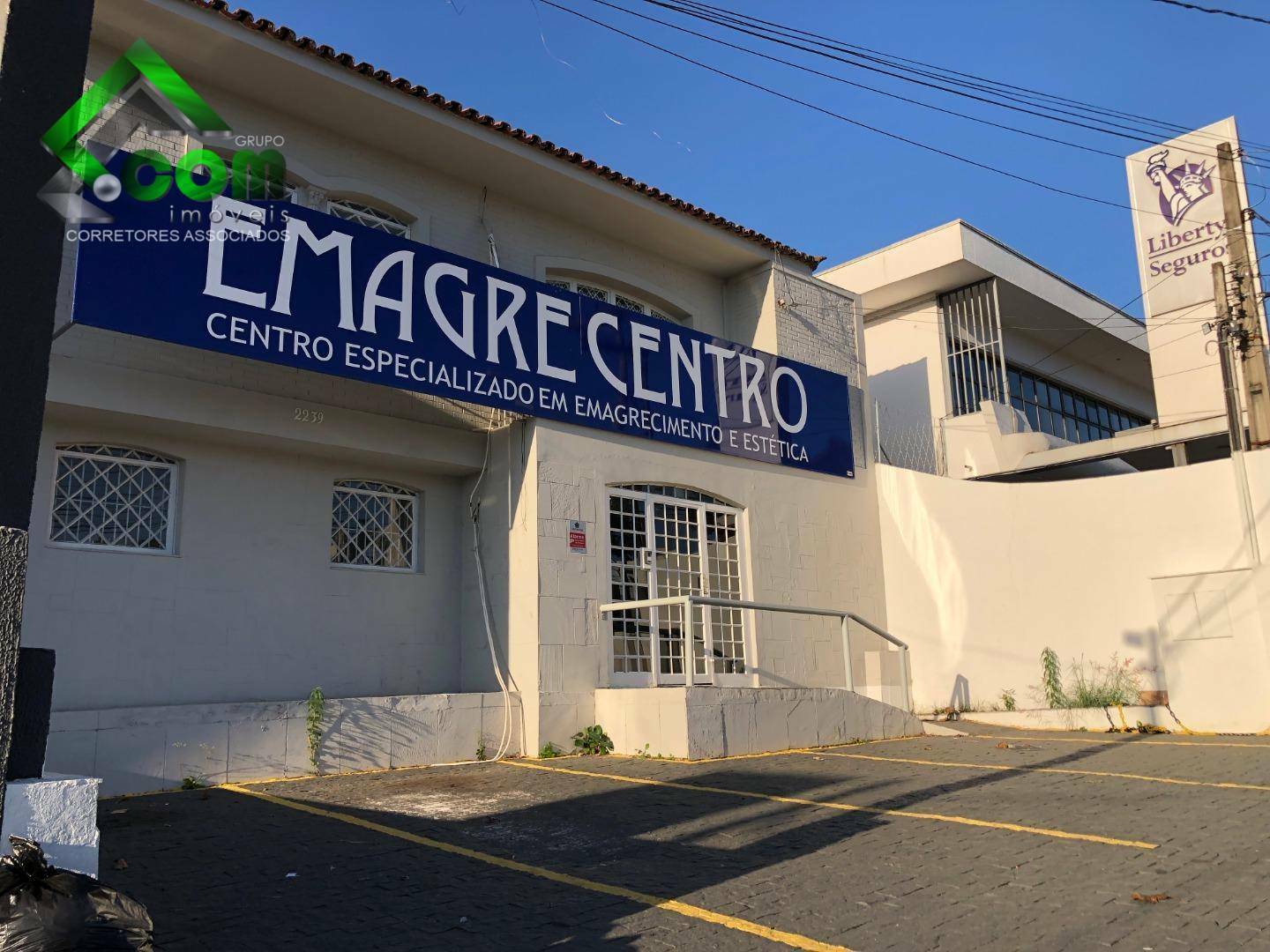 Sobrado à venda com 8 quartos, 335m² - Foto 36