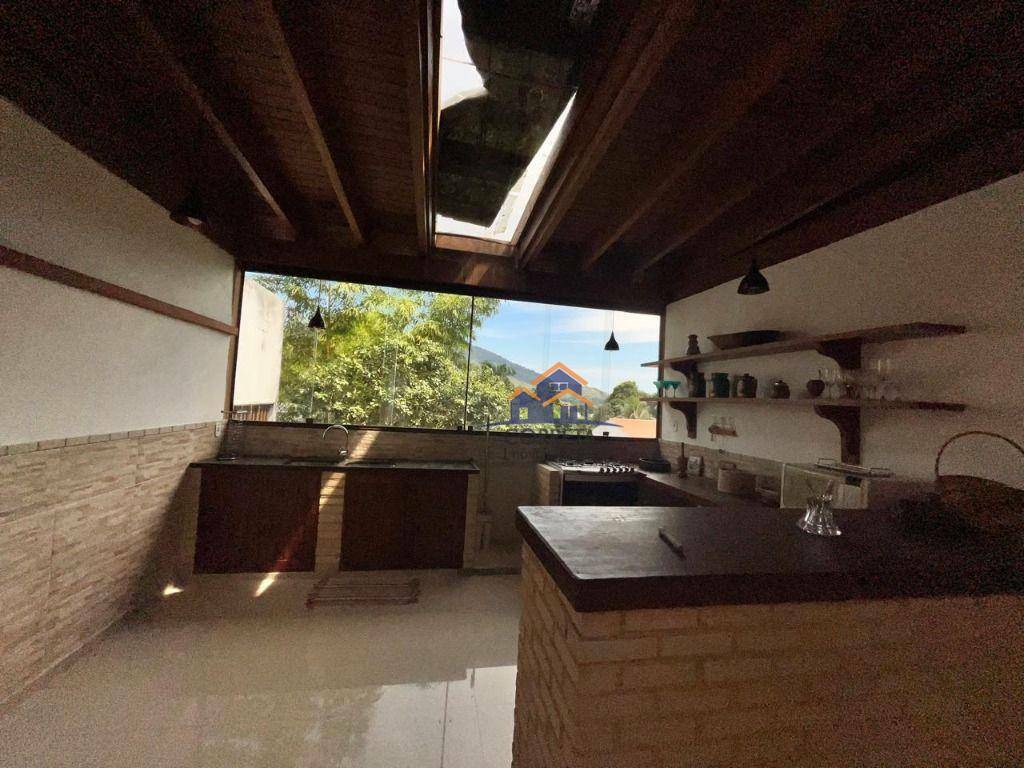 Casa à venda com 4 quartos, 380m² - Foto 9